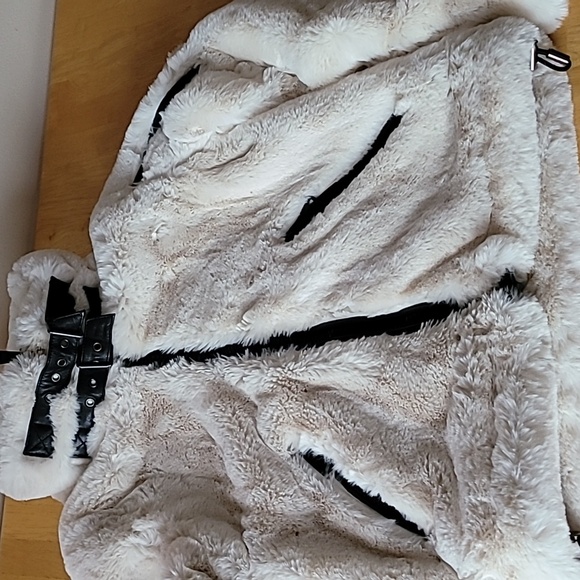 SAM. Faux Fur Denver Jacket in Ivory - Picture 4 of 16